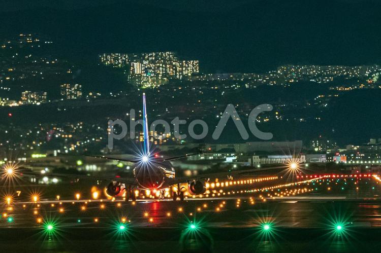 空港　飛行機（伊丹空港）76 飛行機,航空機,千里川の写真素材