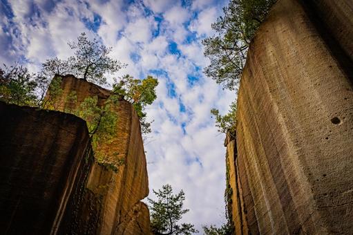 山形県　瓜割石庭公園（石切場）の風景 瓜割石庭公園,瓜割石庭公園（石切場）,石切場の写真素材
