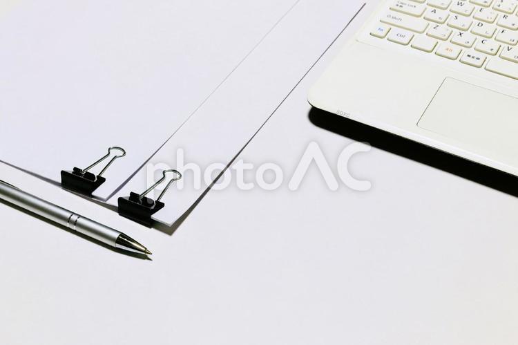 ビジネスイメージ　書類作成　モノトーン ビジネスイメージ,モノトーン,モノクロームの写真素材