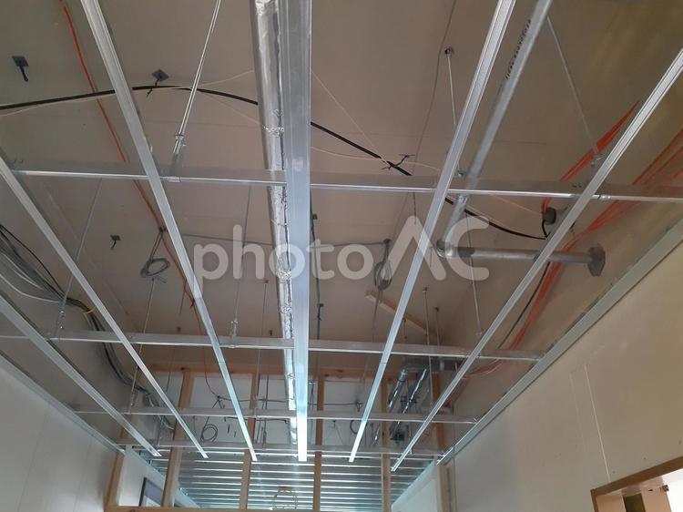 天井仕上げ 天井,配管,電線の写真素材
