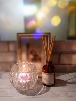 アロマディフューザーとキャンドルのコラボ アロマ,アロマディフューザー,キャンドルの写真素材