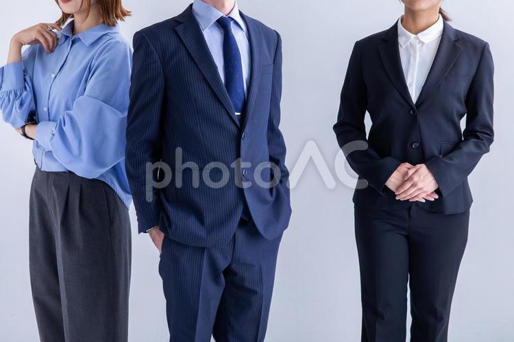 スーツを着た複数の男女  スーツ,ビジネス,男女の写真素材