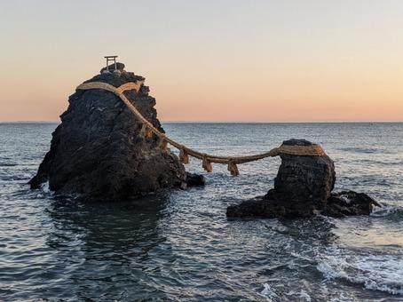 伊勢 二見興玉神社の夫婦岩 伊勢 二見興玉神社の夫婦岩の写真