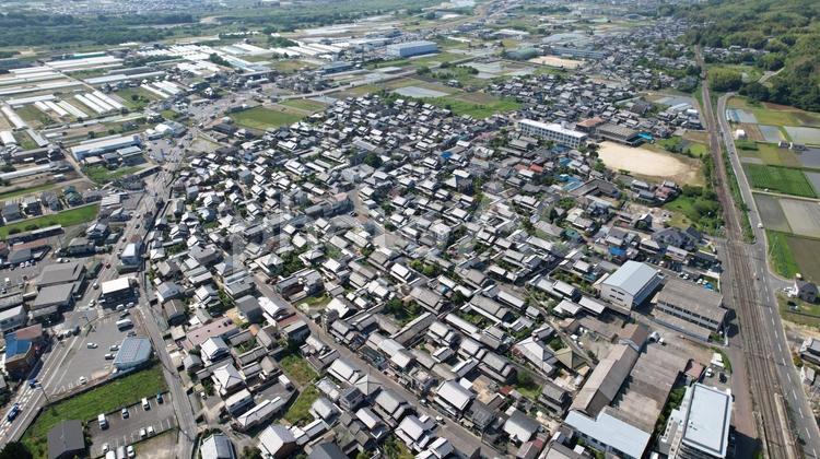 木津川市、山城の鉄道と環豪集落の町並み 風景,街並み,町並みの写真素材