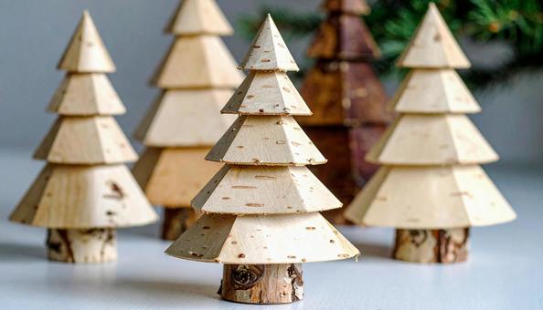 伝統工芸の白樺細工のクリスマスツリー 伝統工芸の白樺細工のクリスマスツリーの写真