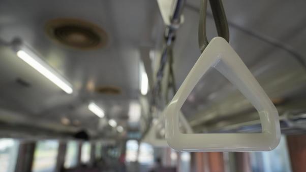 ローカル線のつり革 ローカル線のつり革の写真