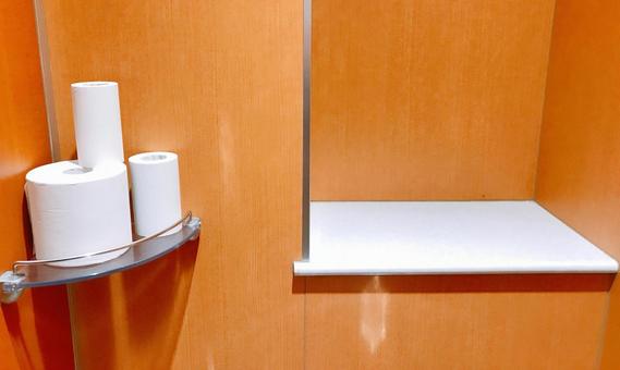トイレットペーパー トイレットペーパー トイレットペーパー,棚,インテリアの写真素材