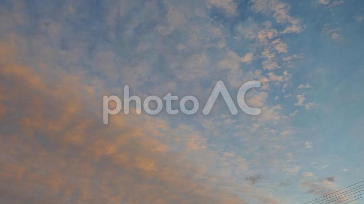 早朝の朝焼けがきれいな秋の空 朝,朝焼け,秋の写真素材