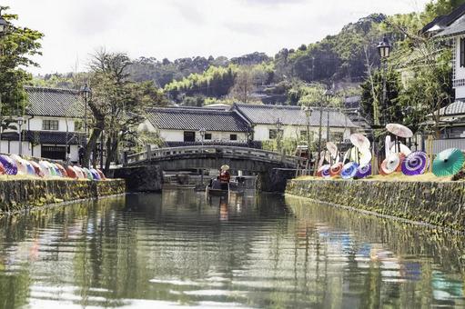 倉敷美観地区の街並み リフレクション 倉敷美観地区の街並み リフレクション くらしき川舟流し,倉敷,美観地区の写真素材
