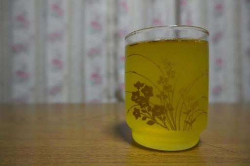 涼しげなガラスのお茶 涼しげなガラスのお茶 日本茶,緑茶,お茶の写真素材