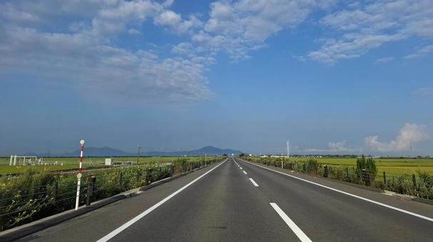 見通しの良い直線道路 見通しの良い直線道路 直線,道路,自動車道の写真素材