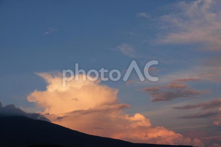 夕暮れ 夕焼け,夕暮れ,夕方の写真素材