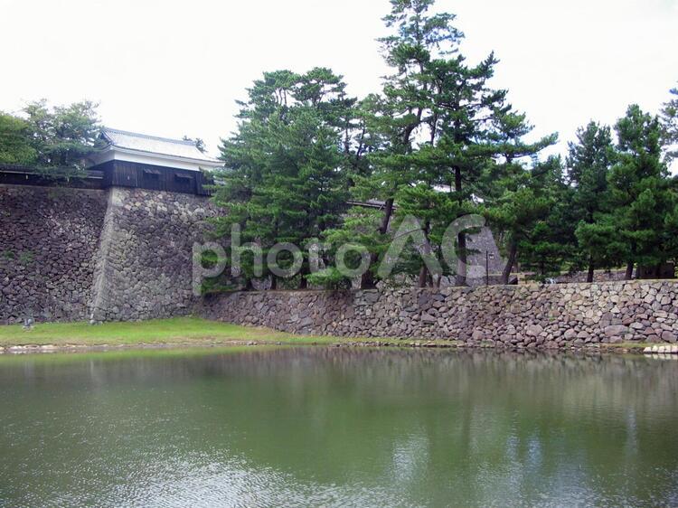 石垣と堀と櫓（松江城） やぐら,和,和風の写真素材