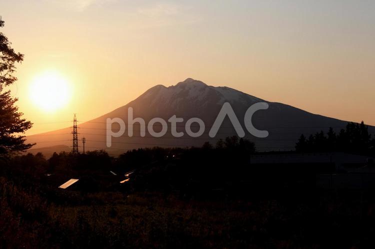 夕焼けの岩木山_１ 岩木山,山,夕日の写真素材