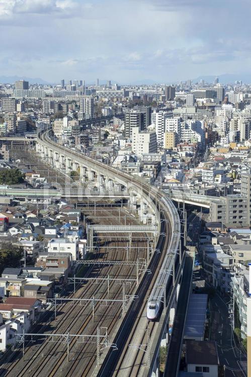 東京の都市風景と新幹線 都市風景,街並み,町並みの写真素材