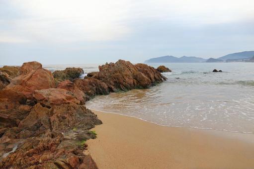 糸島市大口海岸ー露出した花崗閃緑岩01 糸島市,大口海岸,砂浜の写真素材