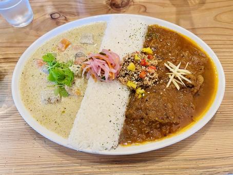 2種合いがけカレー 2種合いがけカレー カレー,カレーライス,食べ物の写真素材