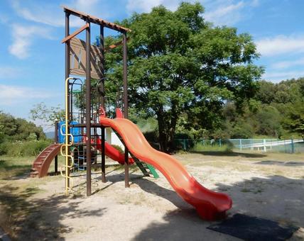 【風景写真】公園のすべり台 【風景写真】公園のすべり台の写真