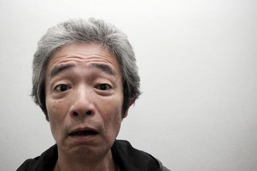 悩むシニア男性 シニア男性,シニア,老人の写真素材