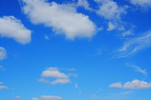 青い空と白い雲 青い空,白い雲,空の写真素材
