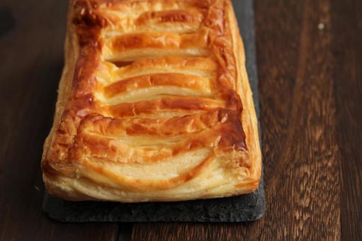 焼き立てのアップルパイ 焼き立てのアップルパイ アップルパイ,パイ生地,焼き菓子の写真素材