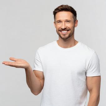 ポジティブな印象の男性モデル ポジティブな印象の男性モデルの写真