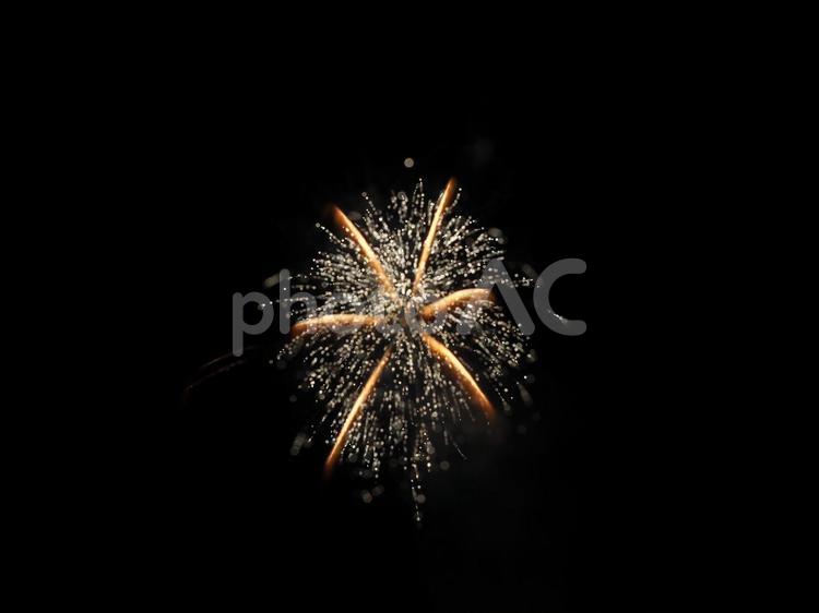 夏の風物詩　打上げ花火 花火,夏,夏祭りの写真素材