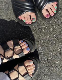 フットネイル 2人 フットネイル 2人 ネイル,爪,ファッションの写真素材