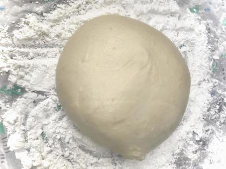 つきたて一升餅(片栗粉付ける前) つきたて一升餅(片栗粉付ける前) 一升餅,一生餅,白の写真素材