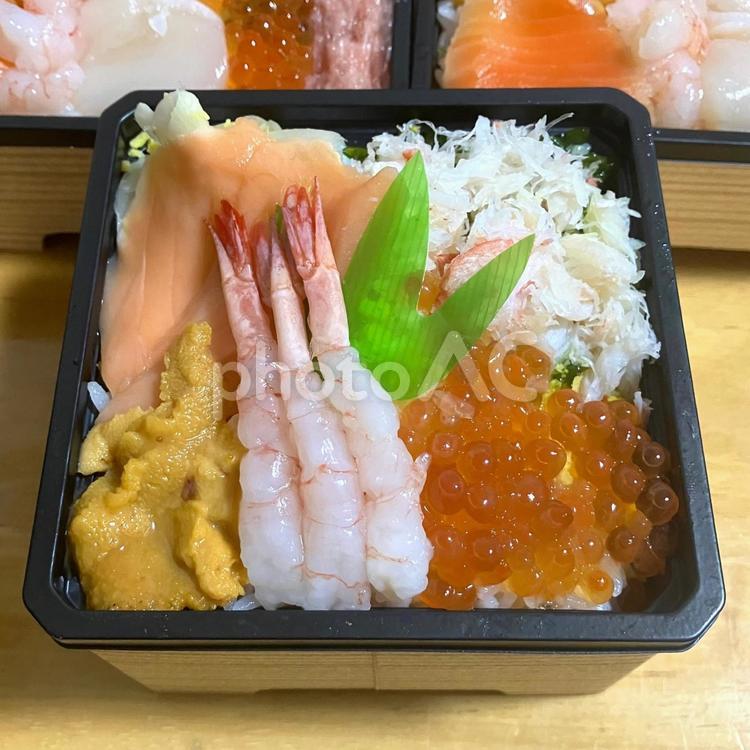 海鮮丼　イメージ 海鮮丼,弁当,ウニの写真素材