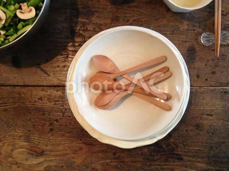 カフェ時間を彩る、至福の器 食器,カトラリー,スプーンの写真素材