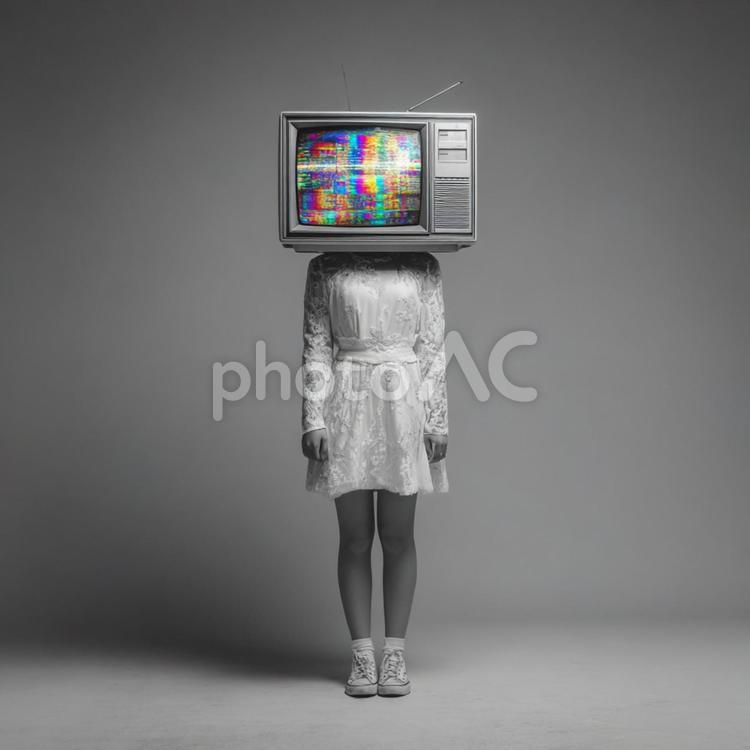 砂嵐のディスプレイを頭に持つ人物 テレビ,女性,抽象の写真素材