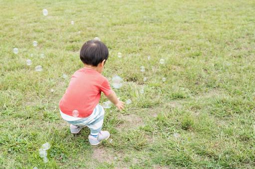 公園で遊ぶ男の子 公園,子供,遊ぶの写真素材
