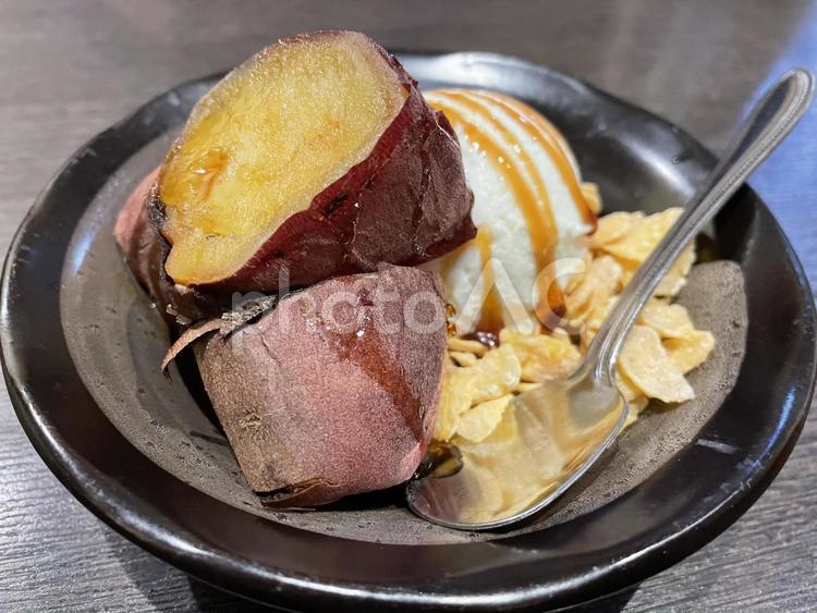 アイスより甘い焼きいも 焼きいも,いも,さつまいもの写真素材