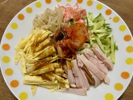 手作りの冷やし中華 手作りの冷やし中華の写真