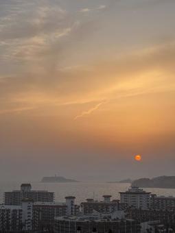 夕日 夕日 湘南,富士,青空の写真素材