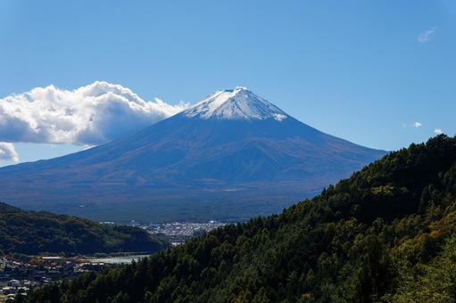 青空の下の富士山 富士山,山梨県,日本一の山の写真素材