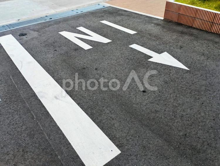 出入り口のINの標識 道路,標識,交通ルールの写真素材