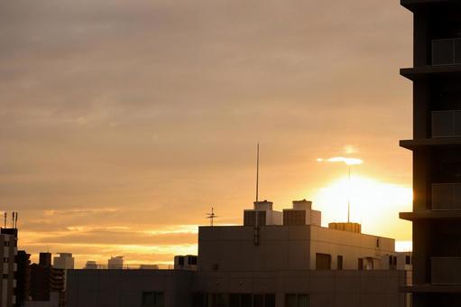 夕焼けの街並みの写真