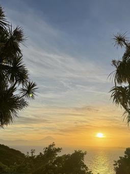 Tropical sea, sunset and Mt. Fuji (vertical), JPG