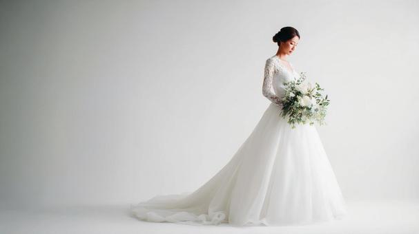 美しい花嫁とブーケの輝き 美しい花嫁とブーケの輝きの写真