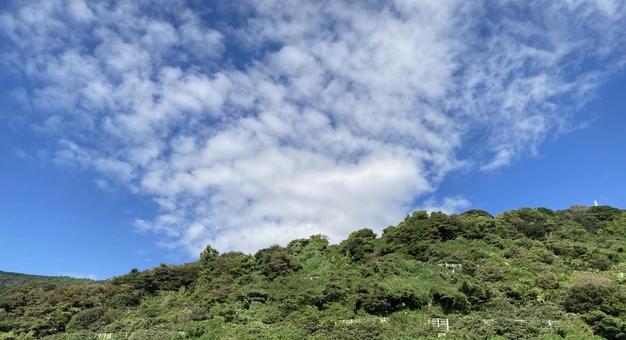 青空と山 青空と山の写真