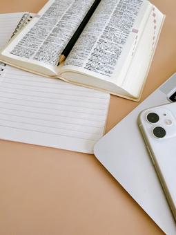 教育イメージ 試験勉強 オンライン授業 教育イメージ 試験勉強 オンライン授業 教育,勉強,学習の写真素材