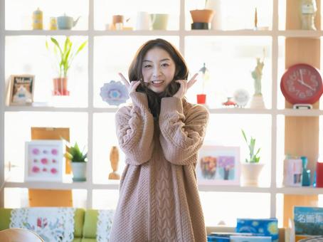 22:笑顔の女性 22:笑顔の女性の写真
