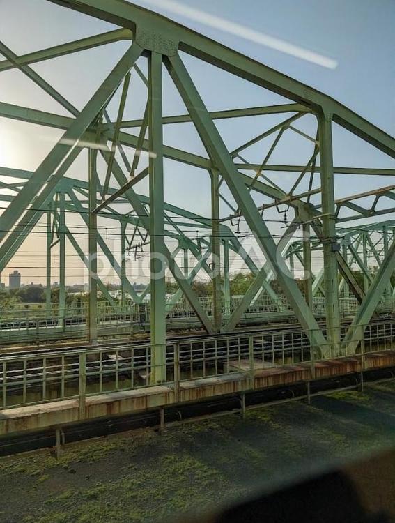窓の電車と荒川橋 鉄道,風景,駅の写真素材