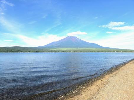 富士山と山中湖 富士山と山中湖の写真