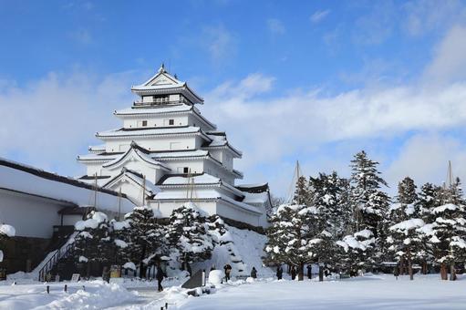 雪の積もった鶴ヶ城 雪の積もった鶴ヶ城の写真