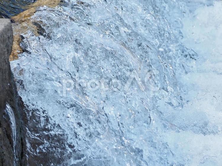 激しい水しぶきを上げる滝 水しぶき,水流,水の写真素材