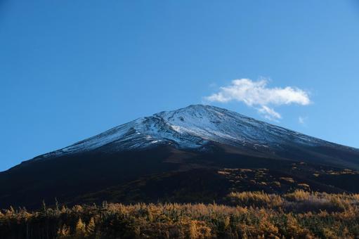山梨側からの富士山を望遠撮影1 富士山,青空,日本の写真素材