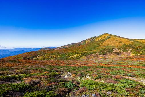 秋色に染まる　栗駒山の絶景 山,秋,紅葉の写真素材